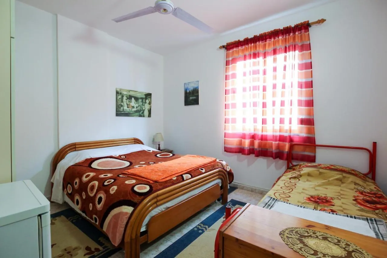 1 Bedroom Apartment With Fast Internet And Sea View Balcony In Durrës